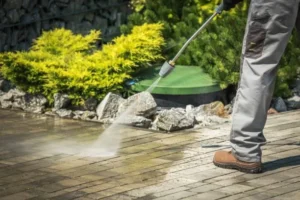 Man Power washing